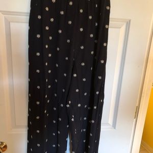 A Sigred Olsen wide leg pant.Size L